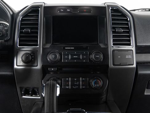 Used 2015 Ford F150 XLT w/ Equipment Group 302A Luxury image 33