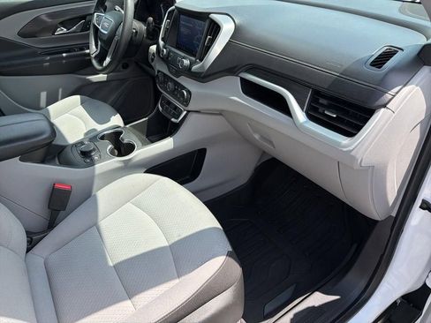 Used 2022 GMC Terrain SLE w/ Driver Convenience Package FWD image 28