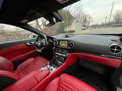 Used 2019 Mercedes-Benz SL 550 image 25