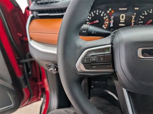 Used 2024 Jeep Compass Limited image 11