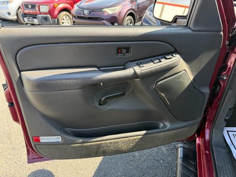 Used 2004 Chevrolet Silverado 1500 LS AWD/4WD image 17