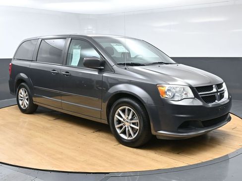 Used 2016 Dodge Grand Caravan SE FWD image 42