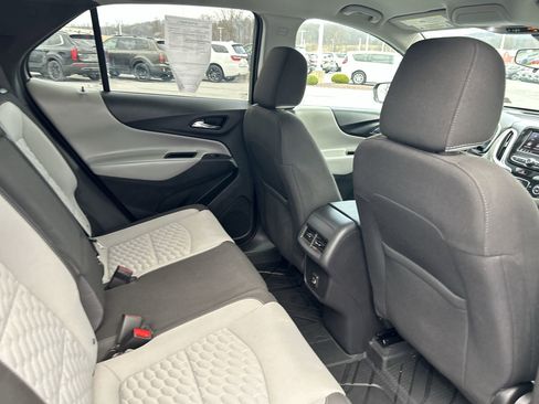 Used 2021 Chevrolet Equinox LS w/ LS Convenience Package image 18