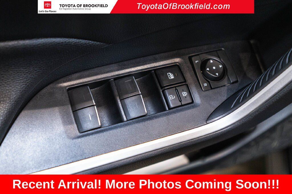Used 2024 Toyota RAV4 SE w/ Weather & Moonroof Package AWD/4WD image 19