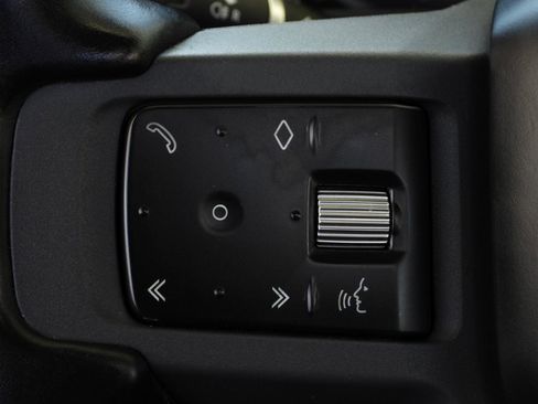 Used 2023 Land Rover Defender 90 X-Dynamic SE AWD/4WD image 88
