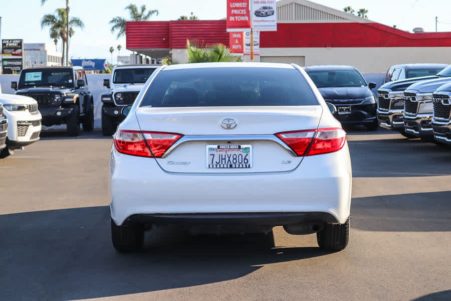 Used 2015 Toyota Camry LE FWD image 5