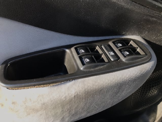 Used 2014 FIAT 500L Easy FWD image 9