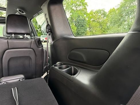 Used 2026 Chrysler Pacifica Select AWD/4WD image 14