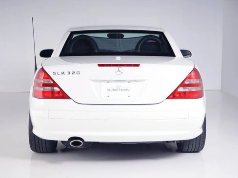 Used 2002 Mercedes-Benz SLK 320 image 4