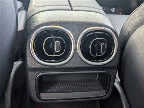 Used 2025 Mercedes-Benz C 300 4MATIC Sedan image 17