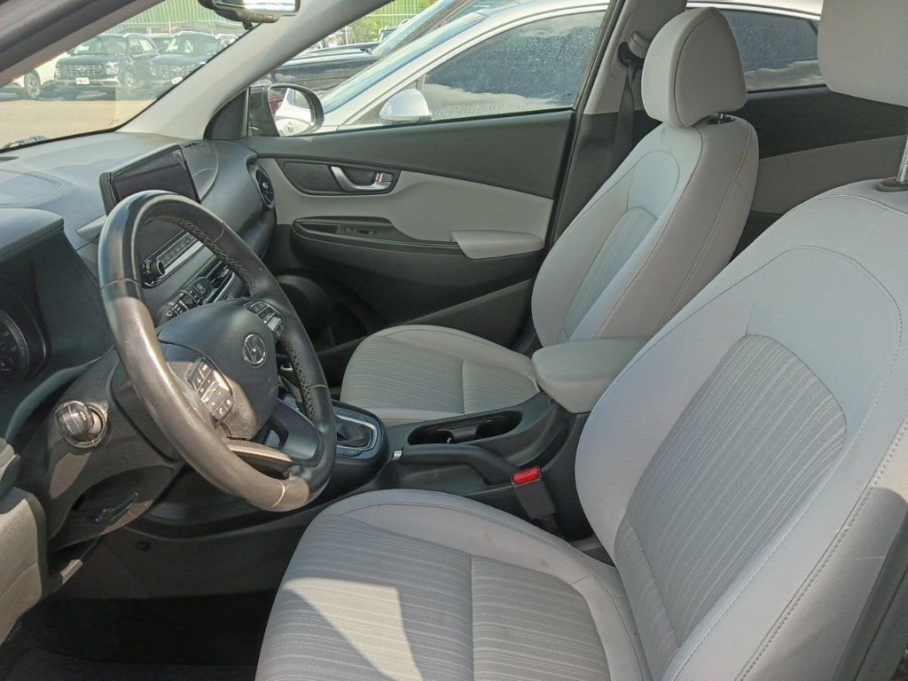 Used 2023 Hyundai Kona SEL w/ Convenience Package FWD image 8