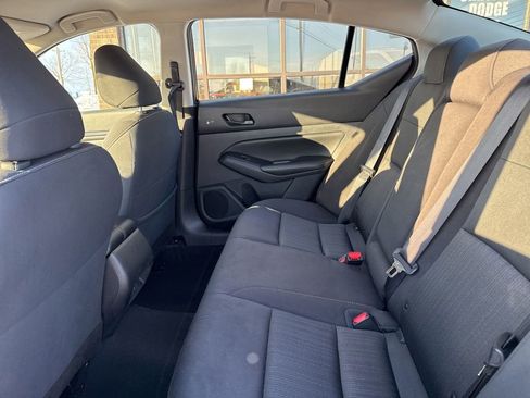 Used 2024 Nissan Altima 2.5 SV image 35