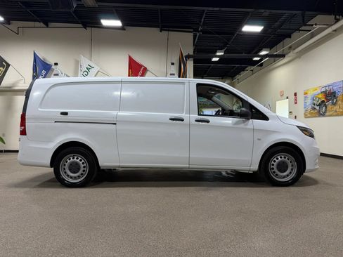 Used 2021 Mercedes-Benz Metris image 4