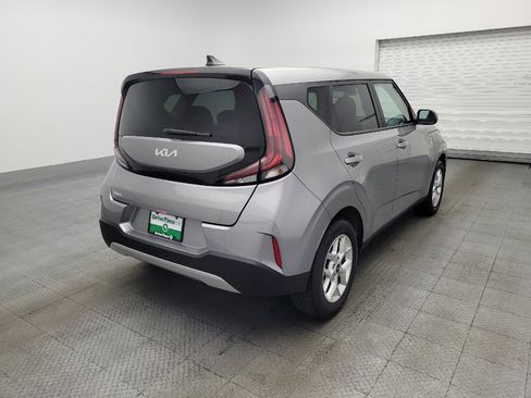 Used 2025 Kia Soul LX w/ LX Technology Package image 9