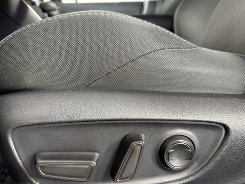 Used 2024 Toyota Venza LE image 19