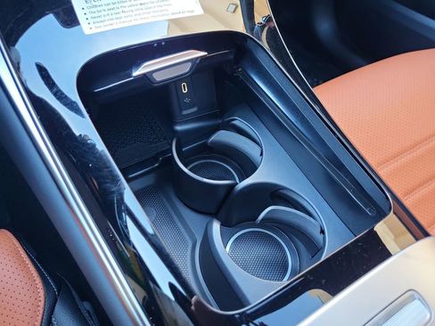 Certified 2024 Mercedes-Benz GLC 300 4MATIC image 19