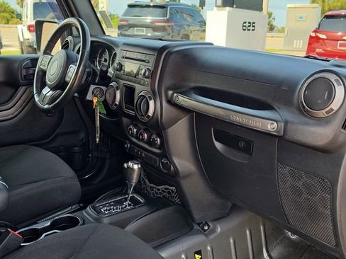 Used 2016 Jeep Wrangler Sport w/ Quick Order Package 24S AWD/4WD image 8