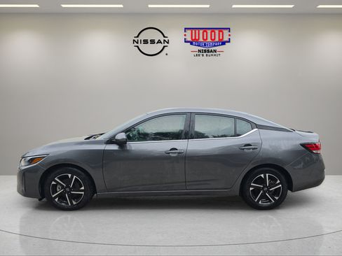 Used 2025 Nissan Sentra SV FWD image 5