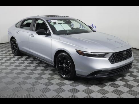 Certified 2025 Honda Accord SE image 1