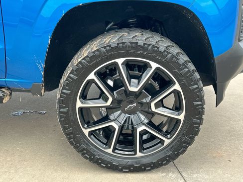 Used 2024 Chevrolet Colorado W/T w/ WT Convenience Package II AWD/4WD image 10