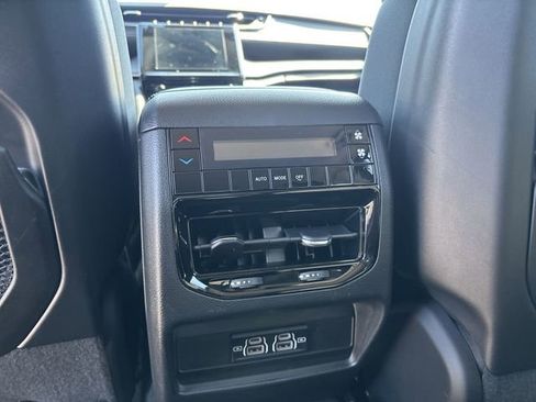 Used 2023 Jeep Grand Cherokee L Laredo AWD/4WD image 18