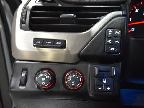 Used 2016 GMC Yukon Denali w/ Open Road Package image 18