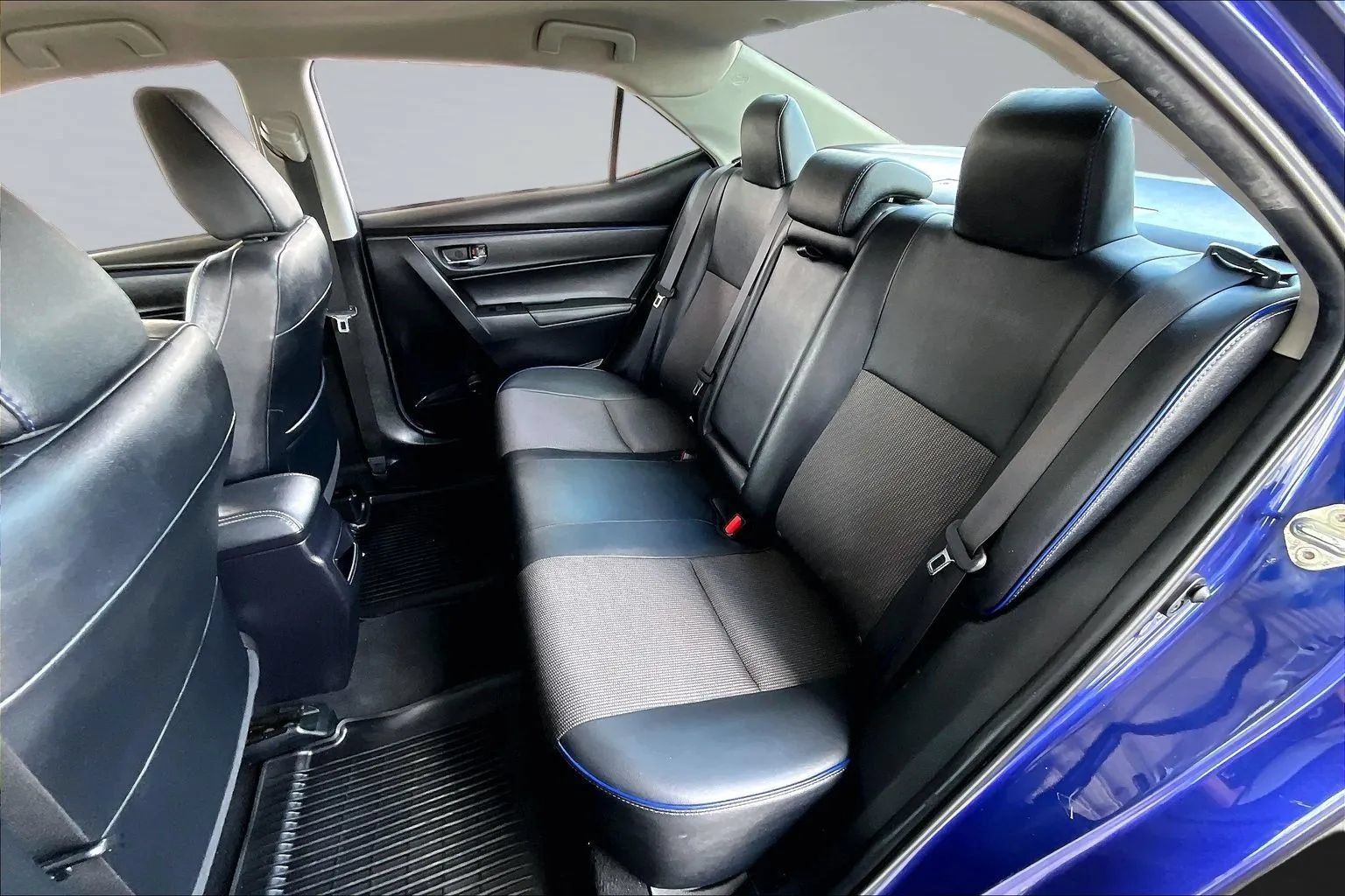 Used 2019 Toyota Corolla SE FWD image 19