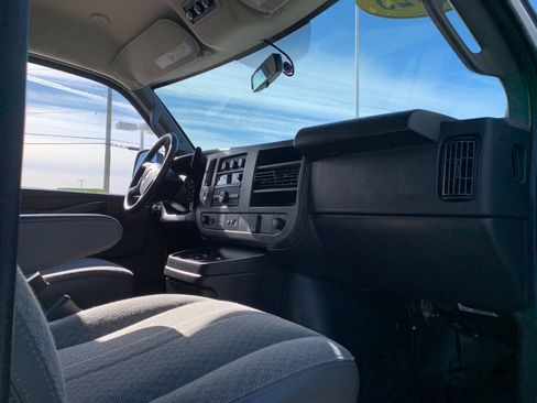 Used 2023 Chevrolet Express 3500 LS RWD image 16
