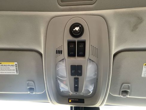 Used 2010 GMC Terrain SLT image 27