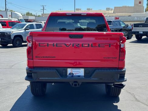 New 2026 Chevrolet Silverado 1500 Custom Trail Boss w/ Turbomax Blackout Package AWD/4WD image 5