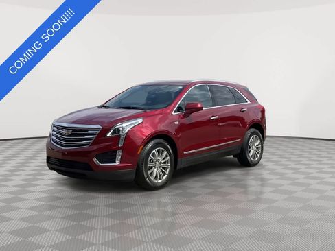 Used 2017 Cadillac XT5 Luxury w/ Driver Awareness Package AWD/4WD image 4
