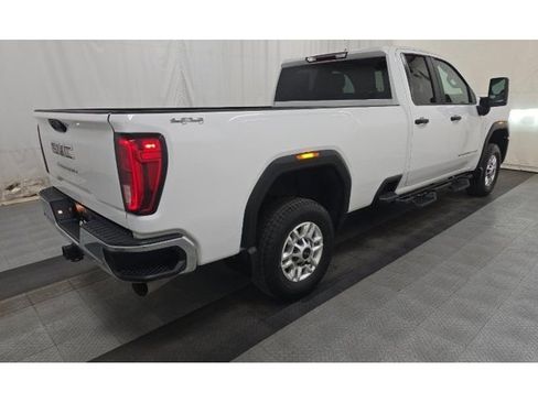 Used 2024 GMC Sierra 2500 Pro AWD/4WD image 3