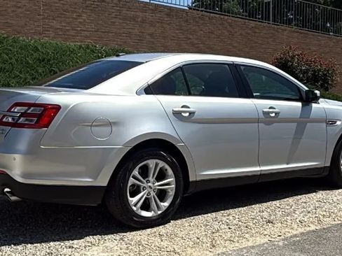 Used 2018 Ford Taurus SEL w/ Equipment Group 201A AWD/4WD image 7