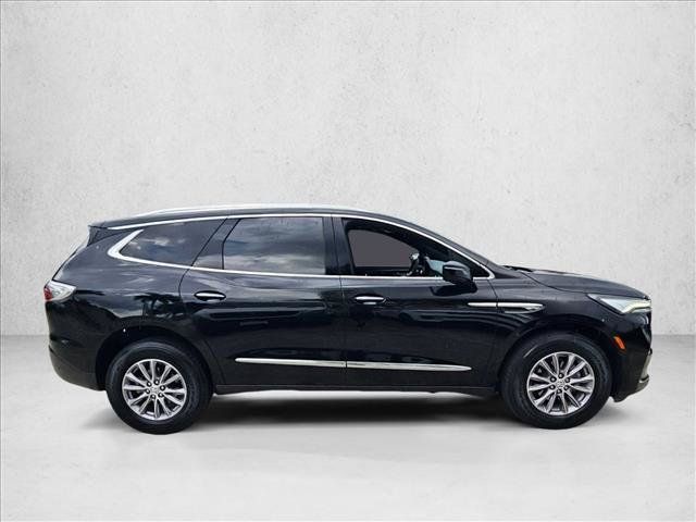 Used 2024 Buick Enclave Essence w/ Technology Package FWD image 4