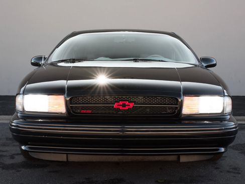 Used 1996 Chevrolet Impala SS image 3