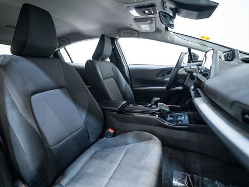 Used 2025 Toyota Prius LE image 15