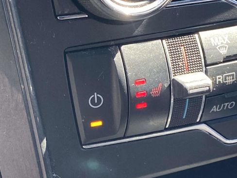 Used 2018 Ford Explorer XLT w/ Equipment Group 202A image 20