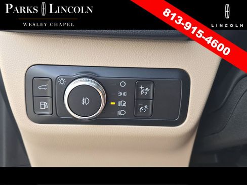 Used 2020 Ford Escape Titanium FWD image 27
