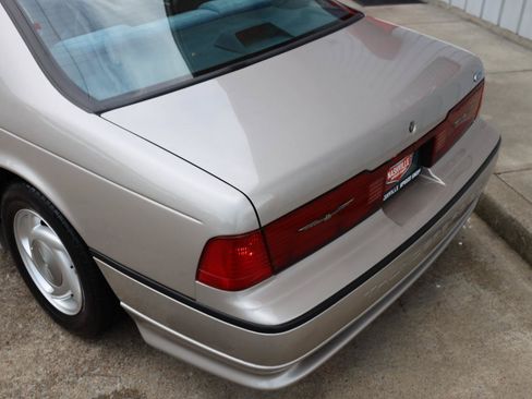 Used 1990 Ford Thunderbird Super RWD image 3