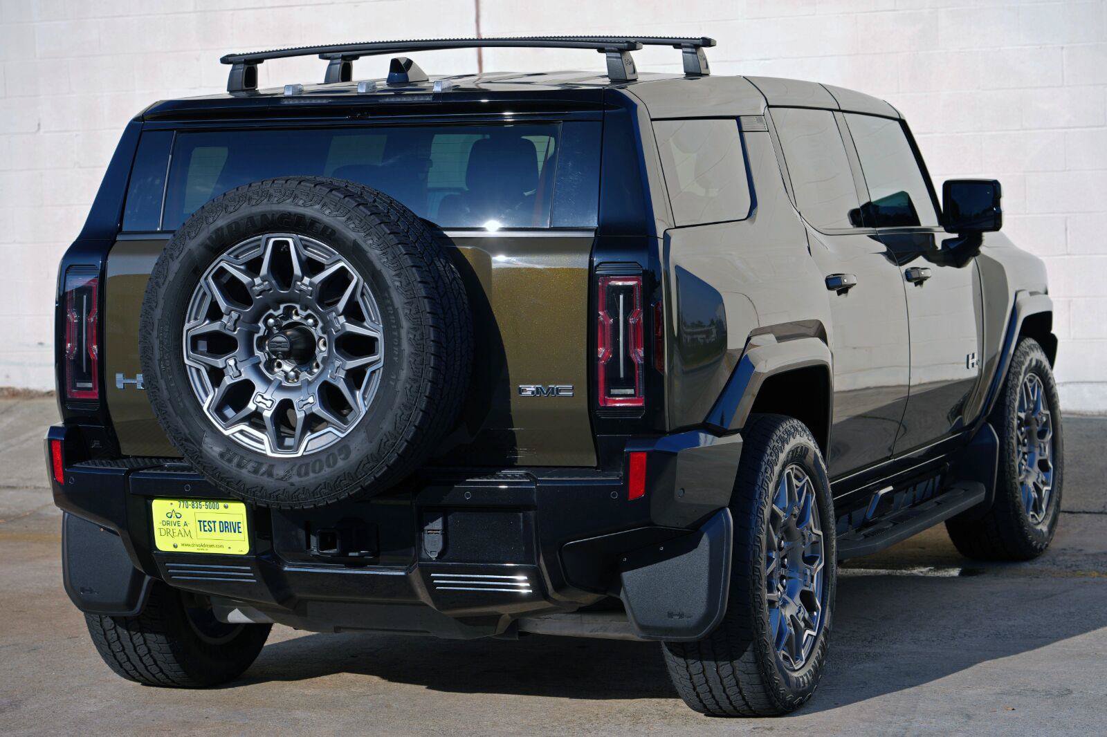 Used 2025 GMC Hummer EV 3X w/ LPO, Roof Cross Rail Package AWD/4WD image 60