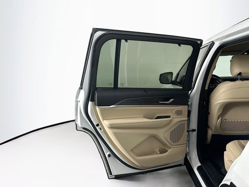 Used 2021 Jeep Grand Cherokee L Limited w/ Luxury Tech Group II image 26