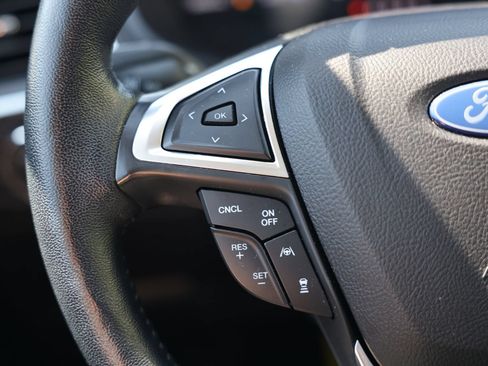 Used 2022 Ford Edge Titanium w/ Equipment Group 301A AWD/4WD image 22