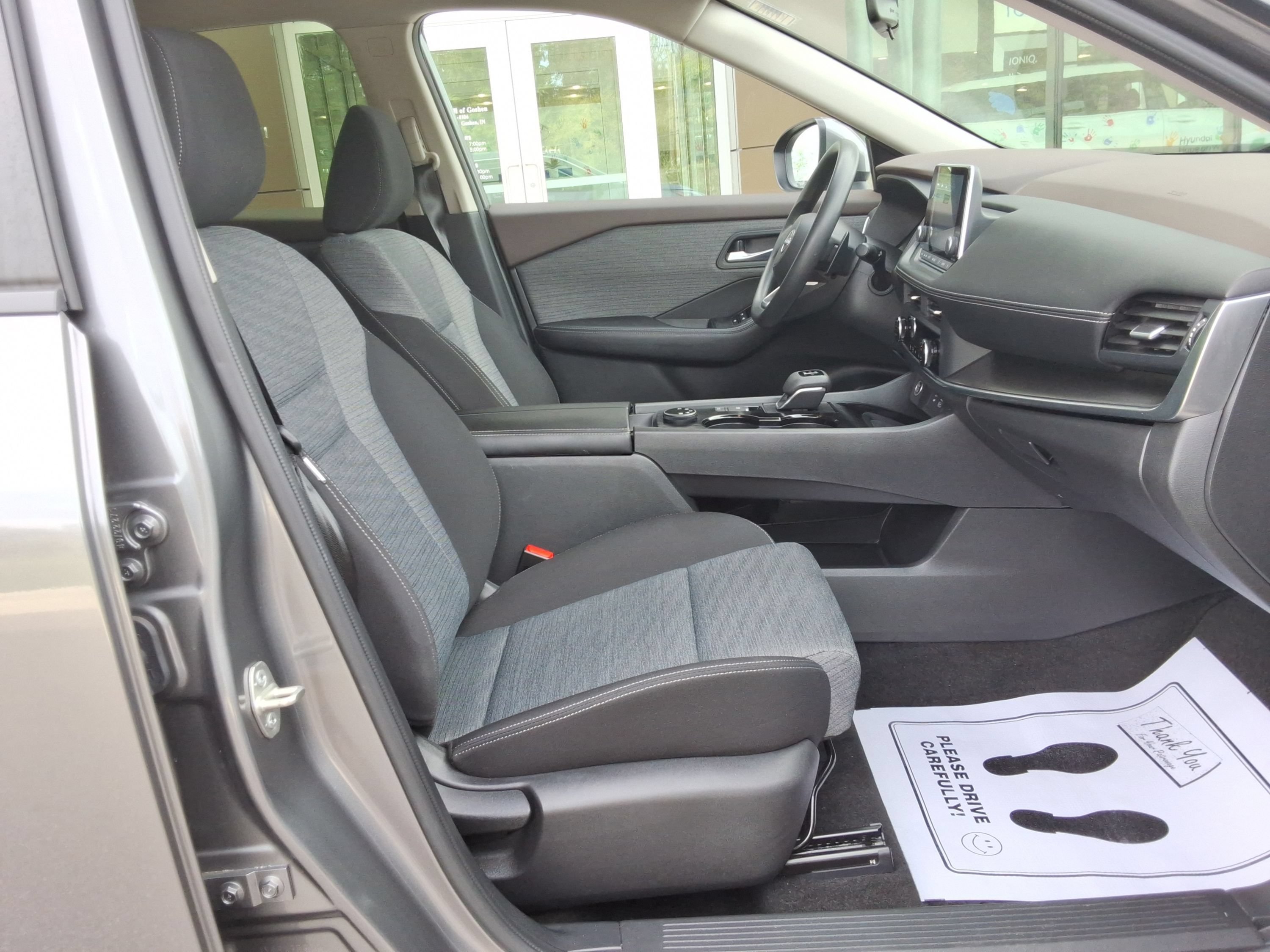 Used 2023 Nissan Rogue SV AWD/4WD image 24