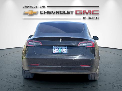 Used 2019 Tesla Model 3 Standard Range Plus RWD image 4