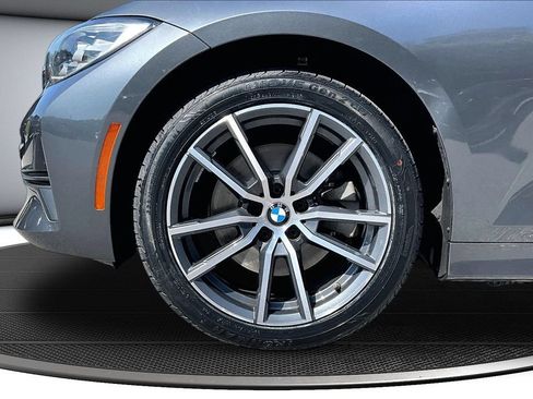 Used 2019 BMW 330i xDrive Sedan w/ Driving Assistance Package AWD/4WD image 34