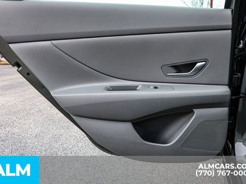 Used 2025 Hyundai Elantra SE FWD image 48