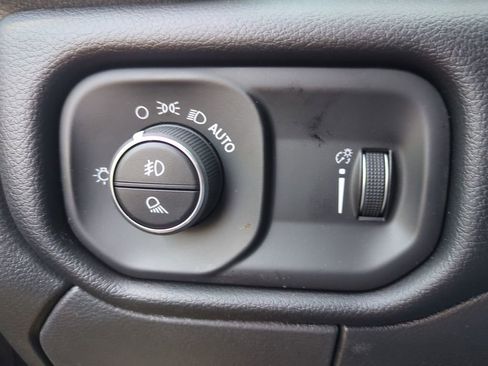 New 2026 RAM 3500 Big Horn AWD/4WD image 18