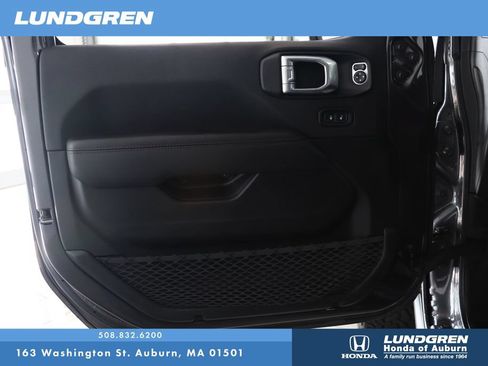 Used 2022 Jeep Wrangler Unlimited Rubicon 392 AWD/4WD image 9