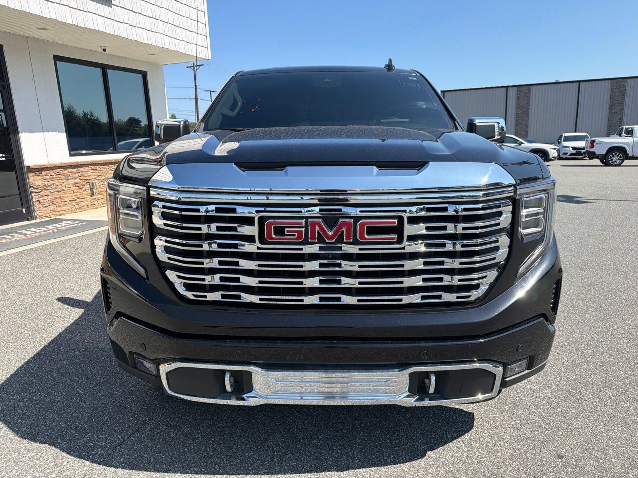 Used 2025 GMC Sierra 1500 Denali w/ Denali Reserve Package AWD/4WD image 11