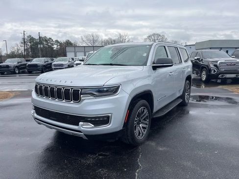 Used 2024 Jeep Wagoneer Series II w/ Flexible Seating Group image 38